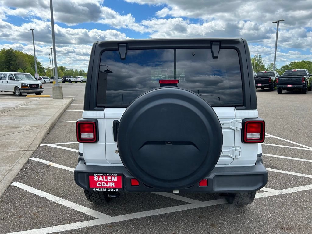 Used 2019 Jeep Wrangler Unlimited Sahara AWD/4WD image 7