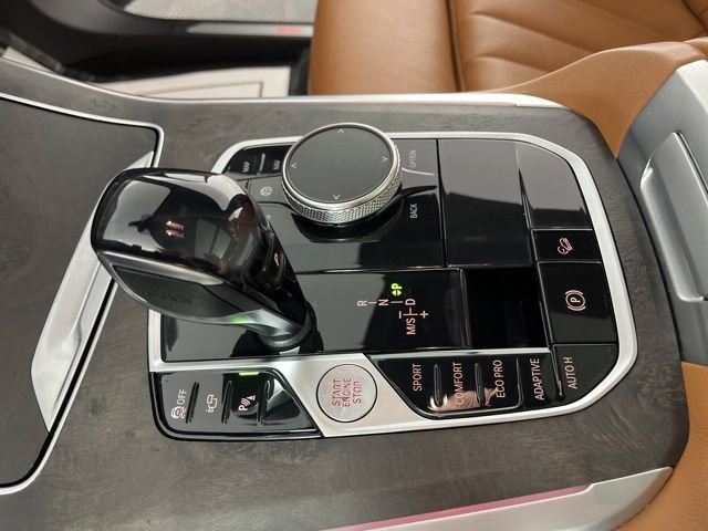 Used 2021 BMW X5 xDrive40i w/ Parking Assistance Package image 29