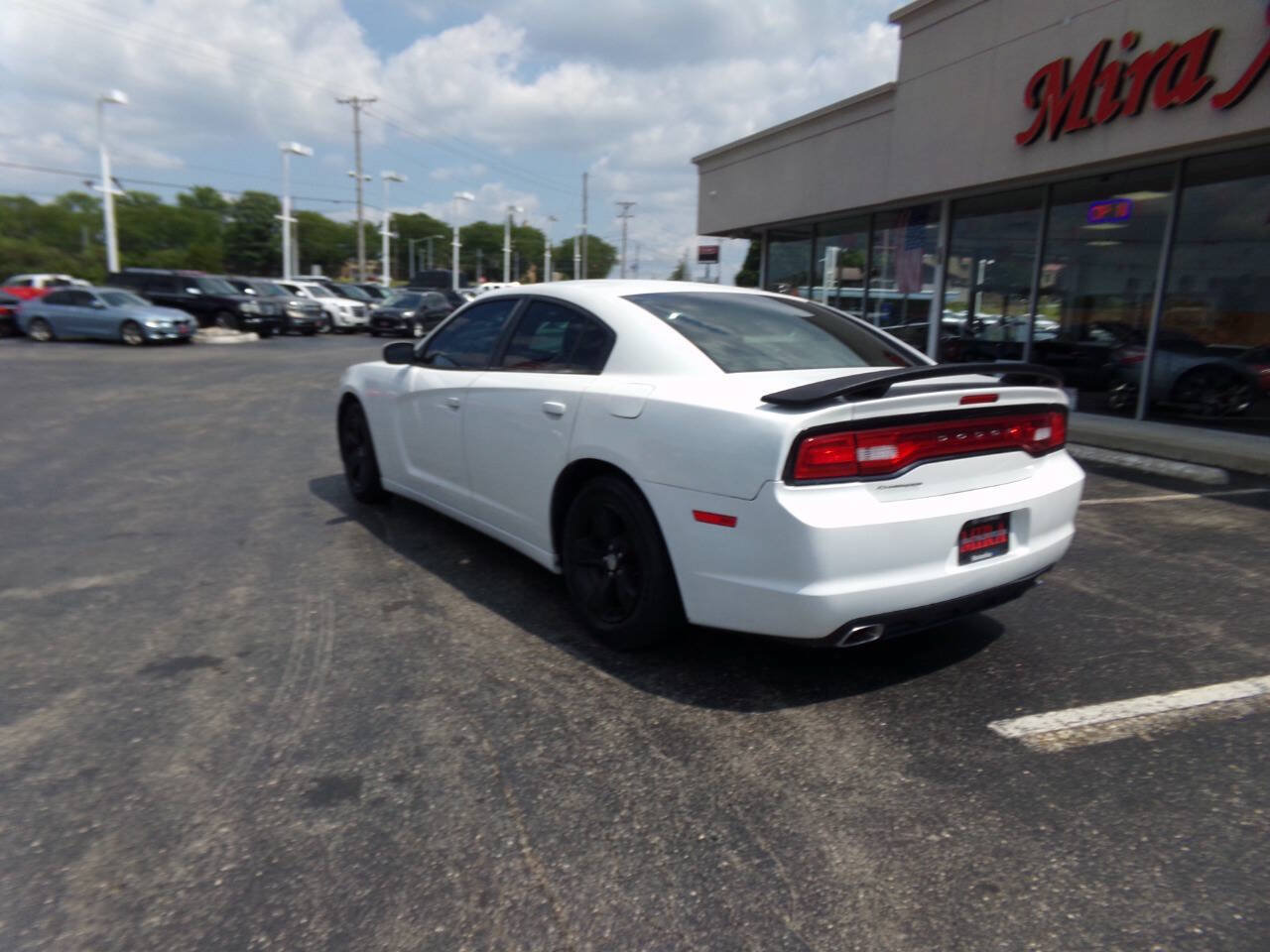 Used 2014 Dodge Charger SE RWD image 8