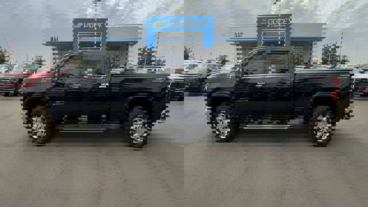 Used 2020 Chevrolet Silverado 2500 LTZ w/ LTZ Premium Package image 4