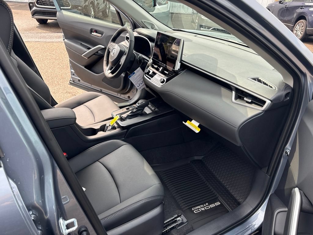 Used 2026 Toyota Corolla Cross XLE AWD/4WD image 18