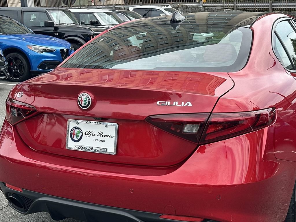 Used 2023 Alfa Romeo Giulia Veloce RWD image 12