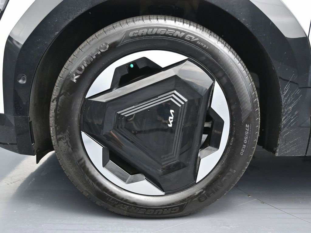 Used 2024 Kia EV9 Land image 10