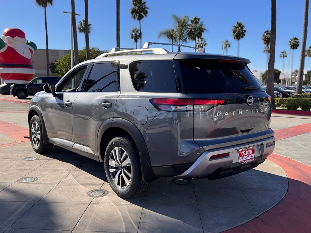 New 2025 Nissan Pathfinder SL image 6