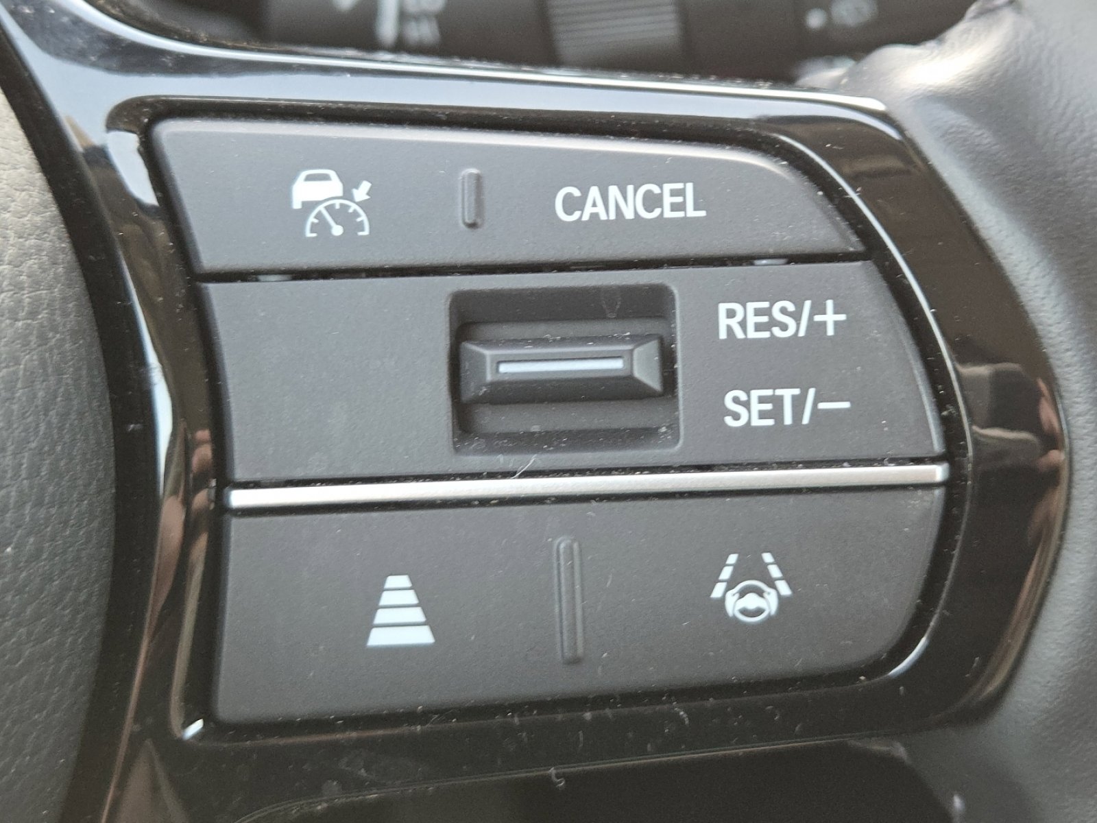 Used 2025 Honda CR-V EX-L image 8