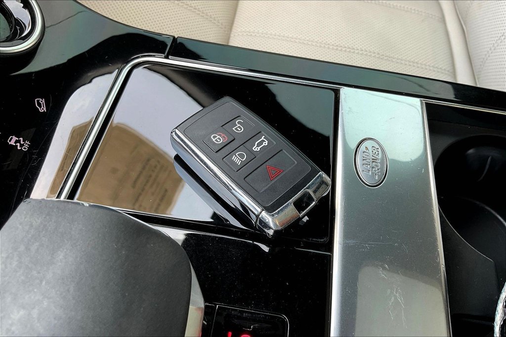 Used 2022 Land Rover Range Rover Velar R-Dynamic S AWD/4WD image 32