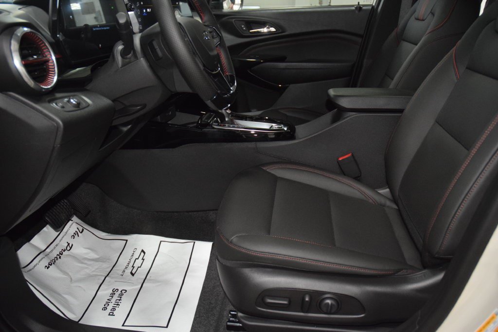 New 2026 Chevrolet Trax RS w/ Sunroof Package FWD image 38