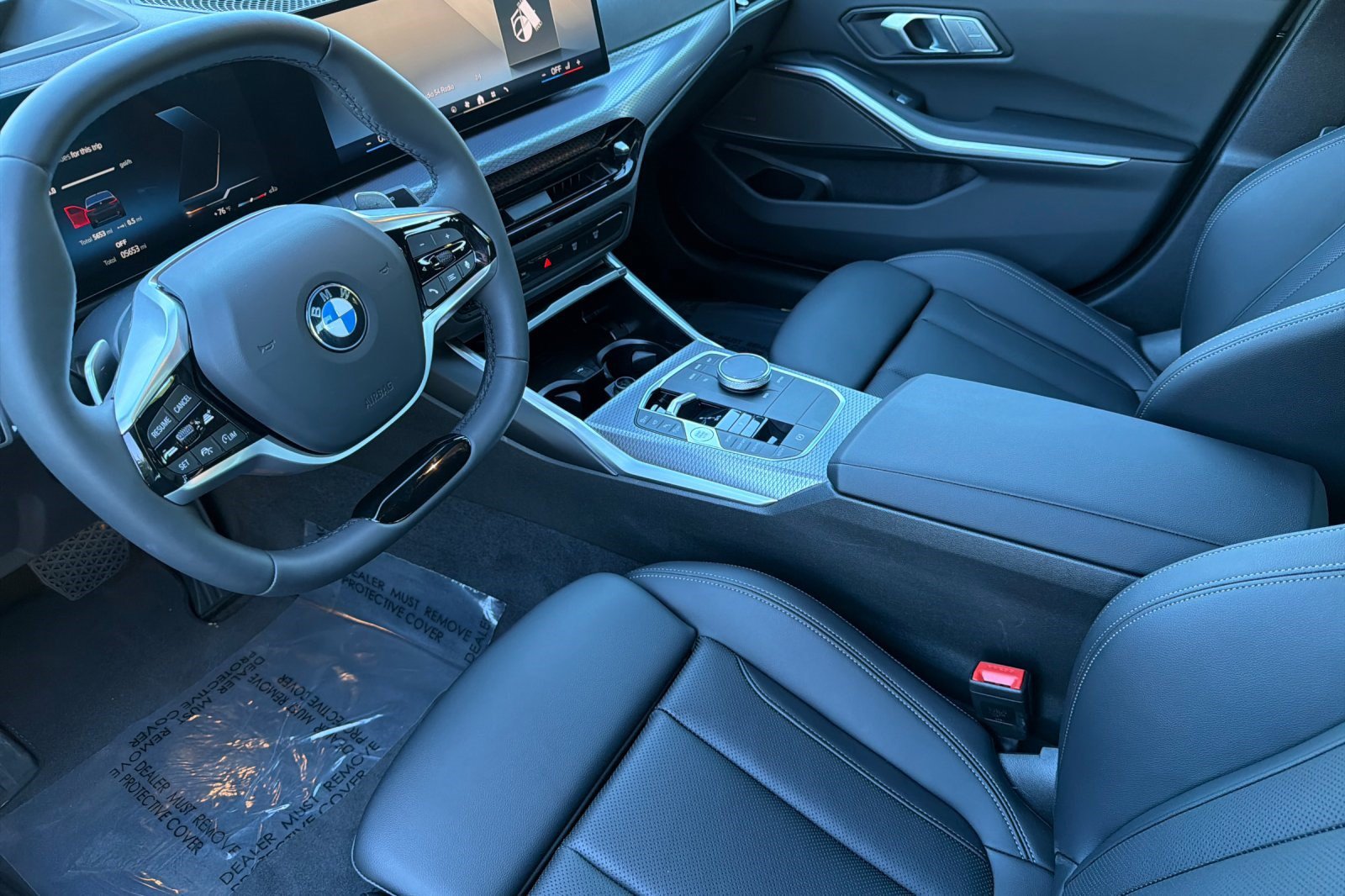 Used 2025 BMW 330i Sedan w/ Premium Package RWD image 11