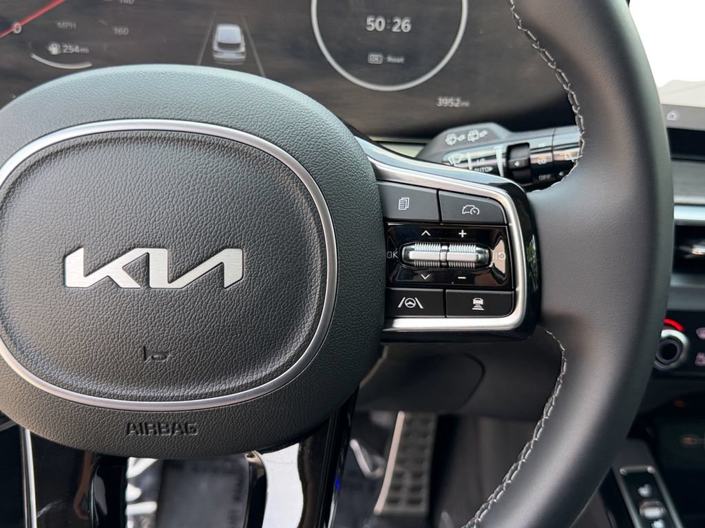 Used 2025 Kia Sorento SX AWD/4WD image 19
