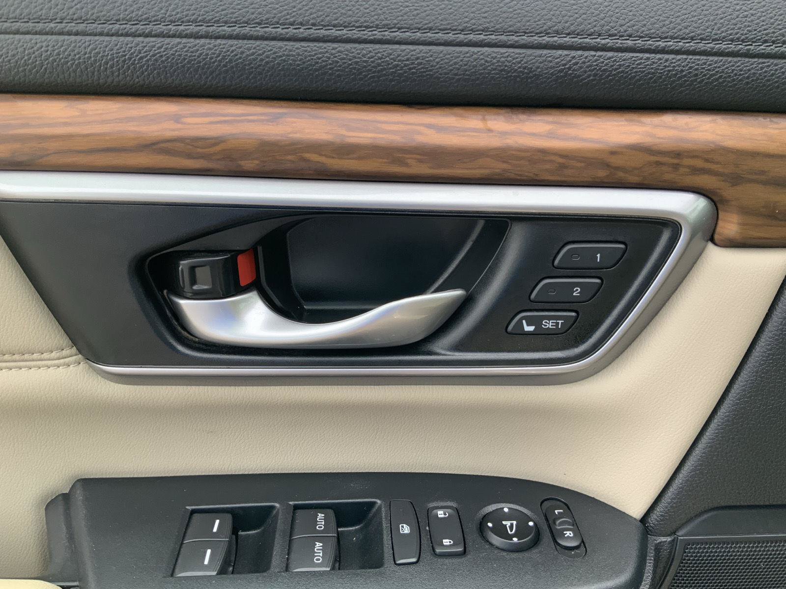 Used 2018 Honda CR-V Touring image 19