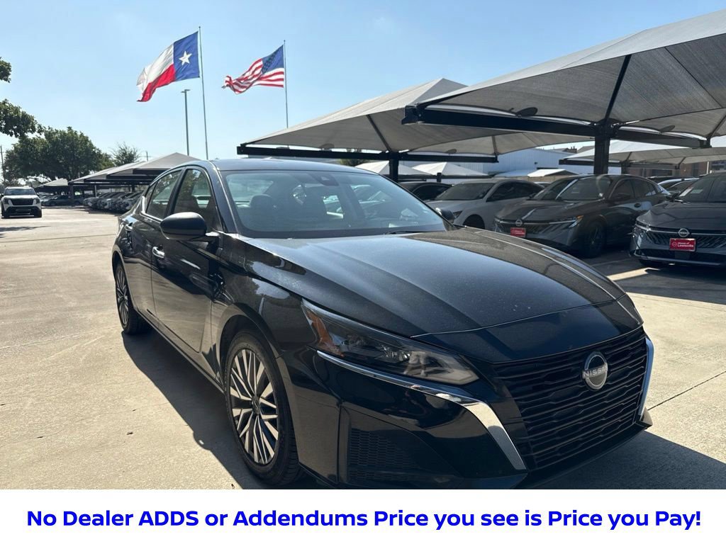 Certified 2025 Nissan Altima 2.5 SV FWD image 11