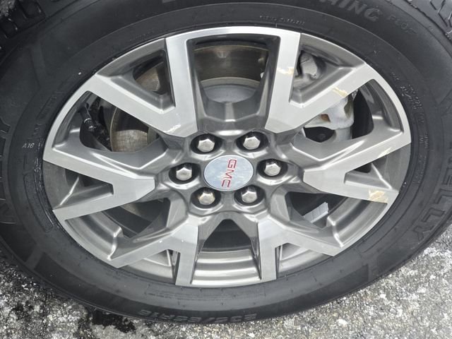 Used 2023 GMC Acadia SLE w/ Driver Convenience Package image 10