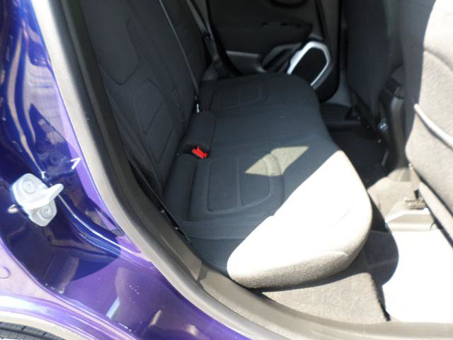 Used 2018 Jeep Renegade Latitude image 38