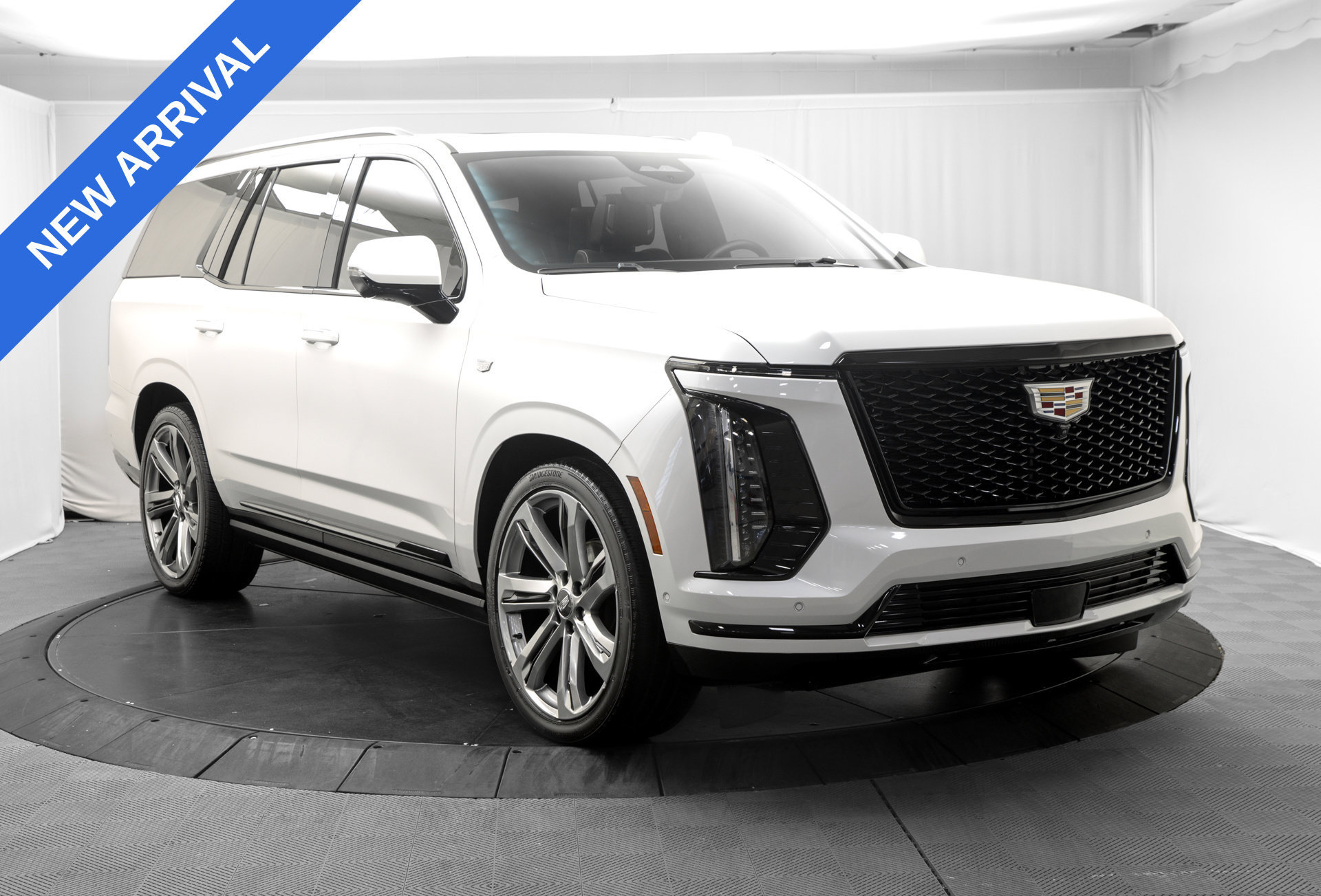 Used 2025 Cadillac Escalade Sport Platinum w/ LPO, Floor Liner Package AWD/4WD image 9