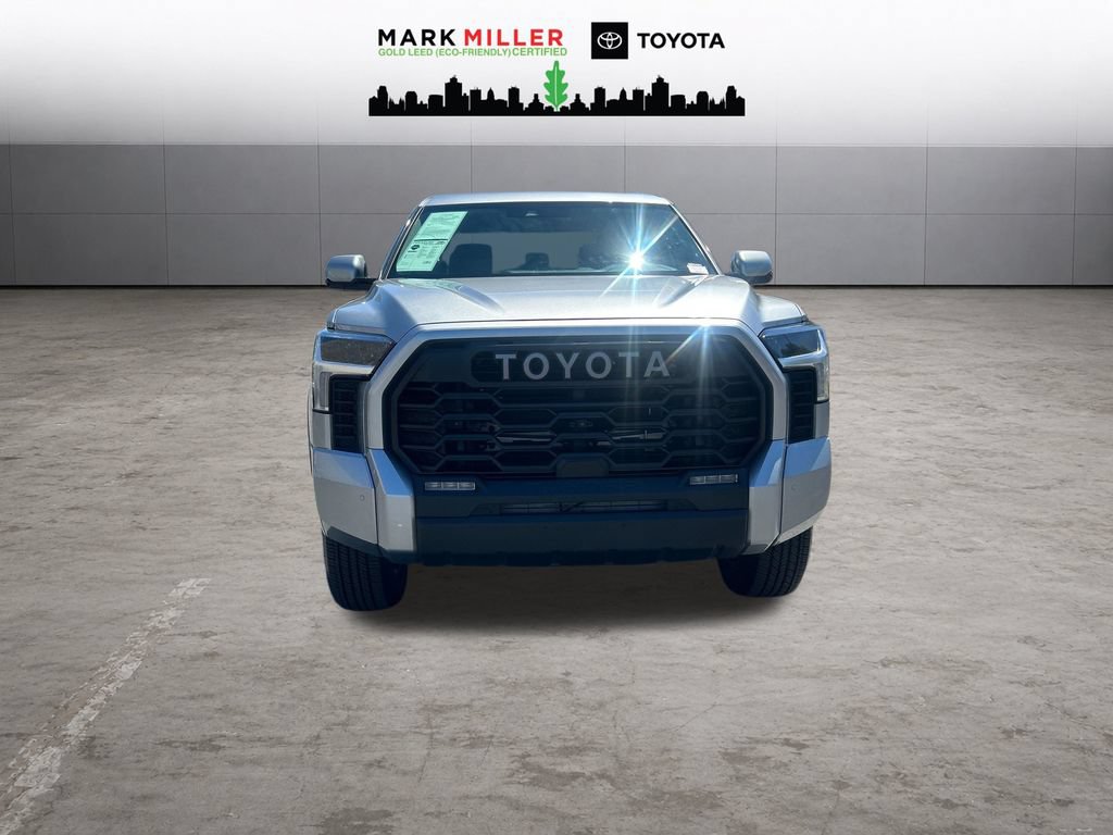 Used 2022 Toyota Tundra SR5 w/ Advanced Technology Package AWD/4WD image 8