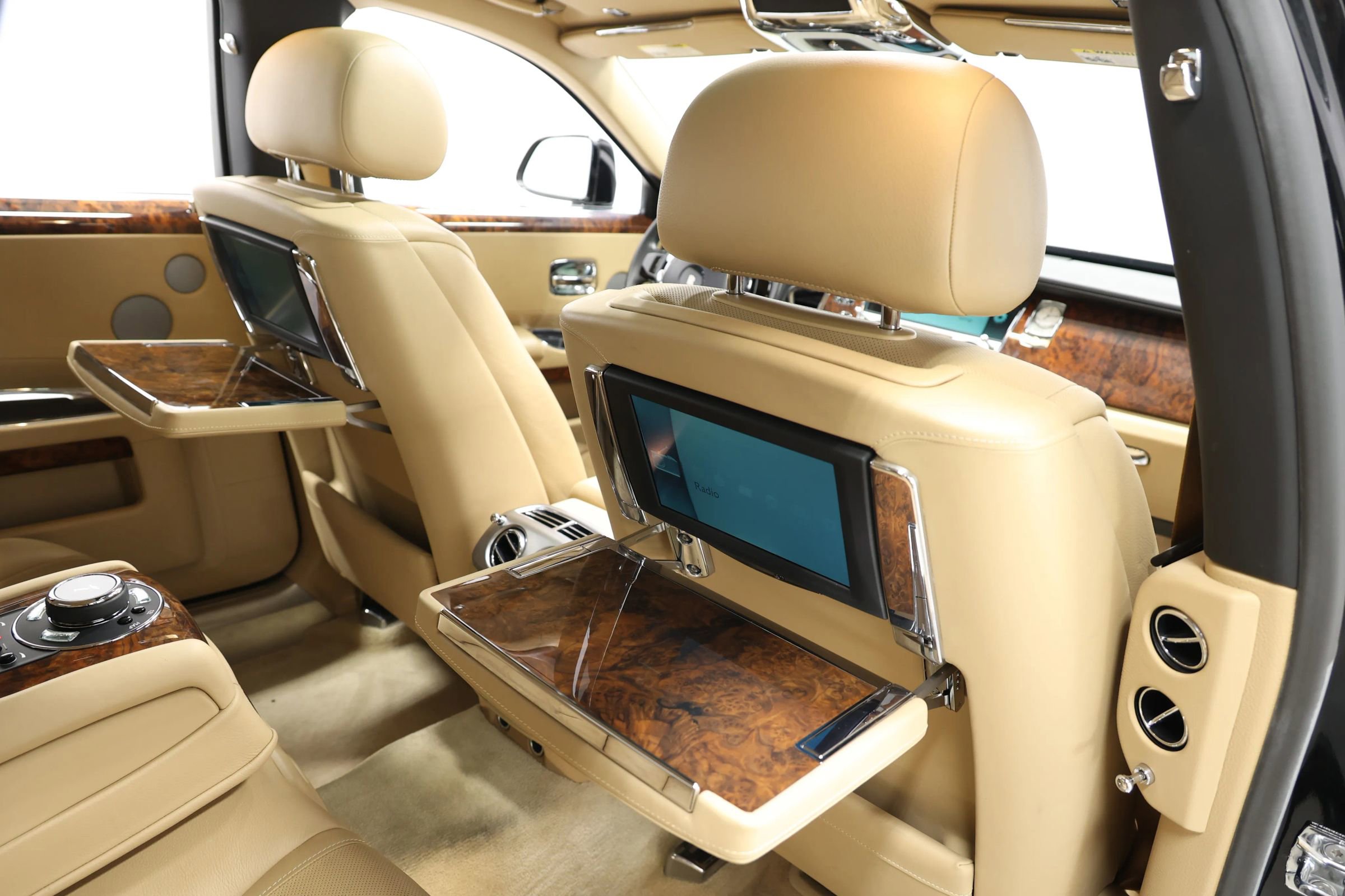 Used 2015 Rolls-Royce Ghost image 94
