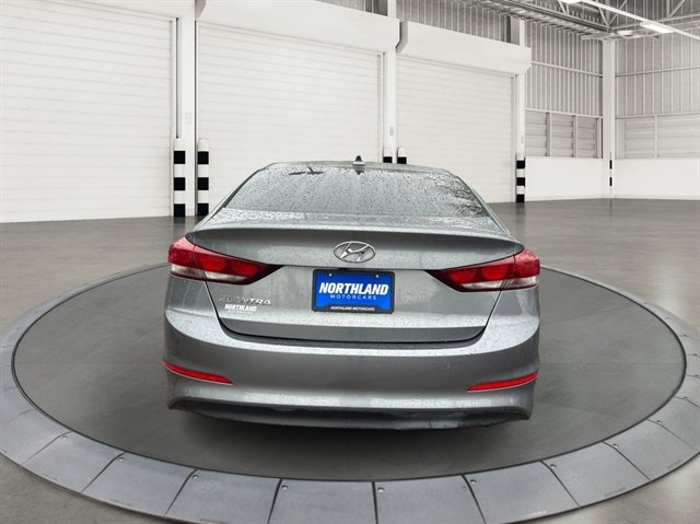 Used 2017 Hyundai Elantra SE FWD image 3