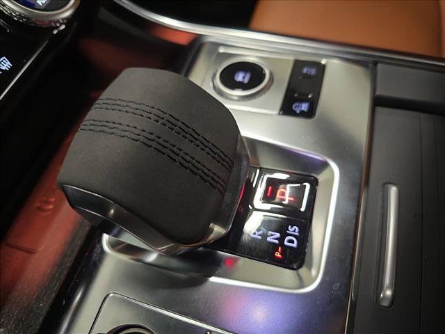 Used 2024 Jaguar XF R-Dynamic SE AWD/4WD image 25