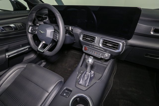 Used 2025 Ford Mustang GT Premium image 17