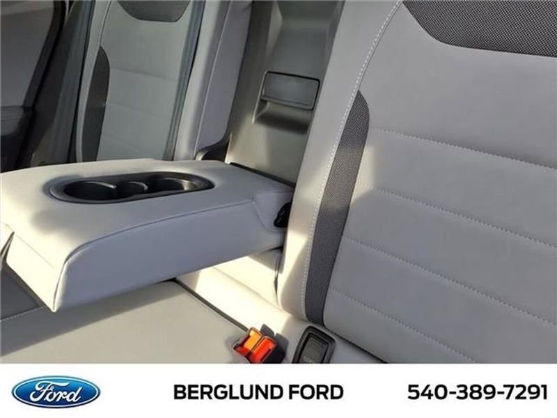 Used 2024 Volkswagen Taos SE image 34