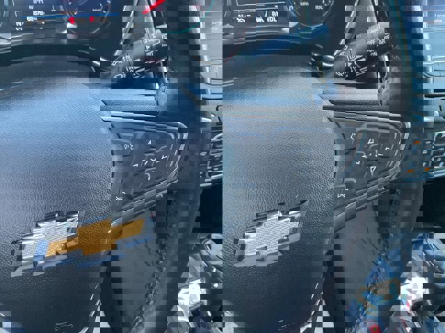 Used 2020 Chevrolet Equinox LT w/ Driver Convenience Package image 16