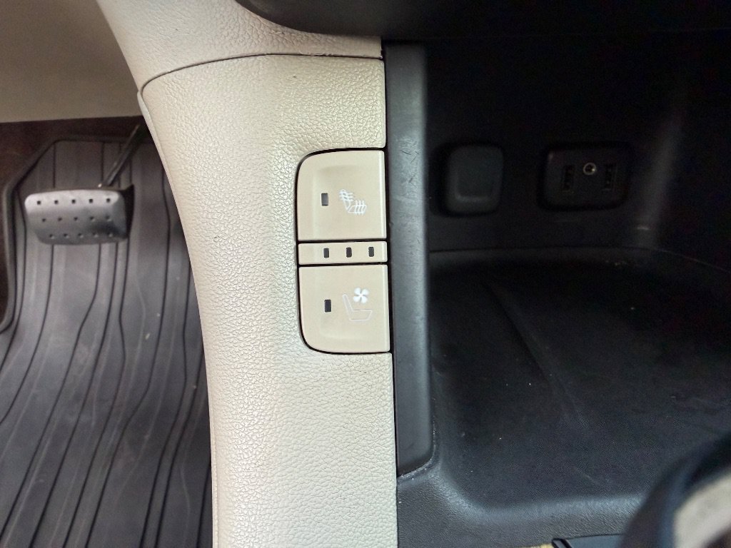 Used 2017 GMC Acadia Denali FWD image 14