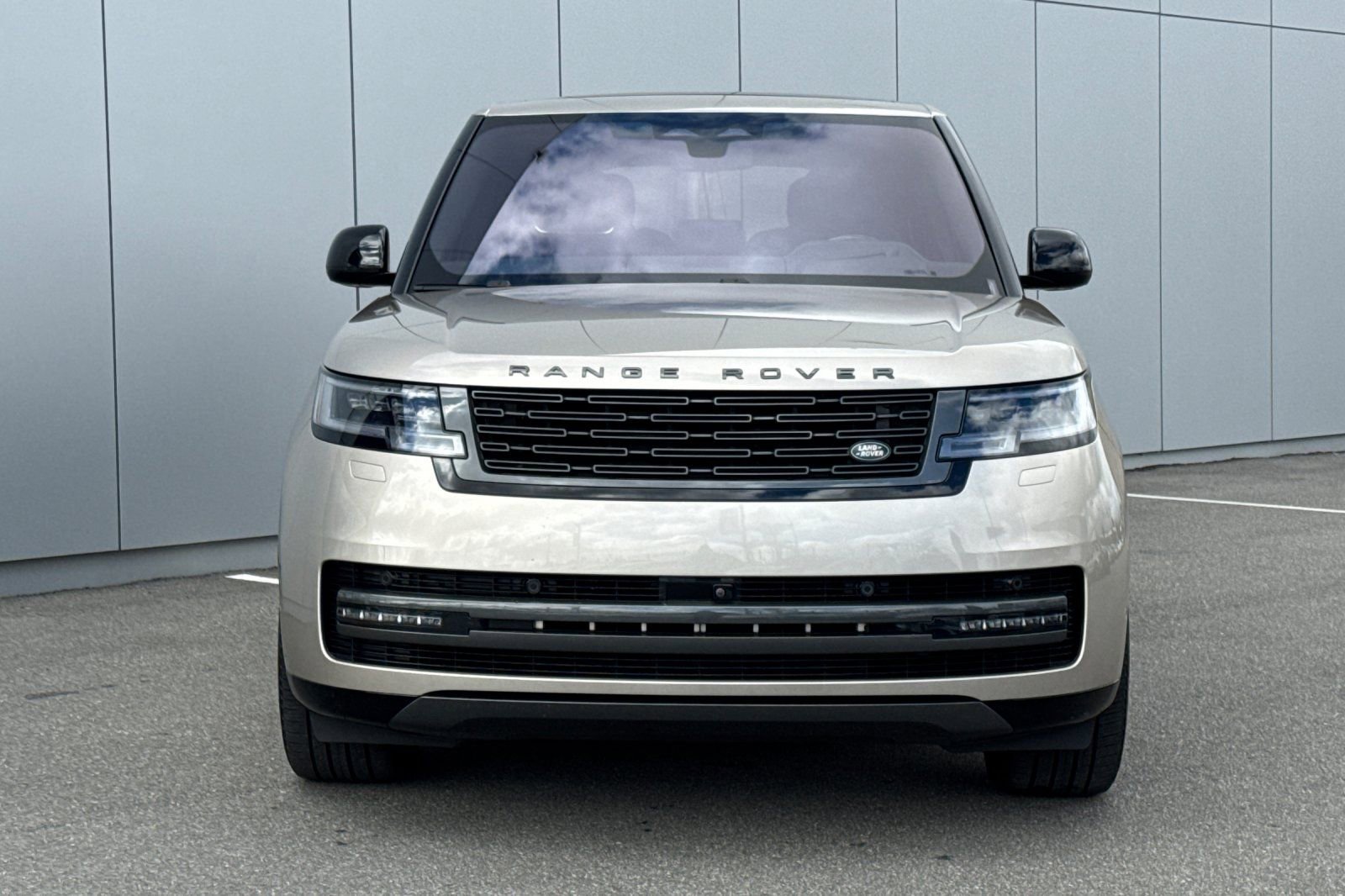Used 2023 Land Rover Range Rover Autobiography image 8