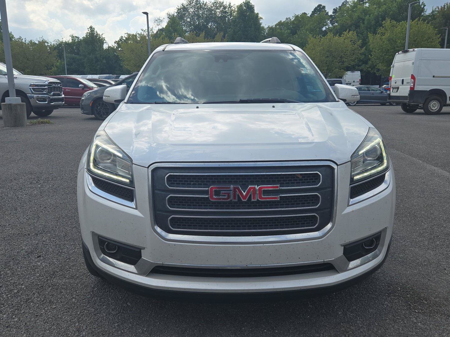 Used 2017 GMC Acadia Limited SLT FWD image 2