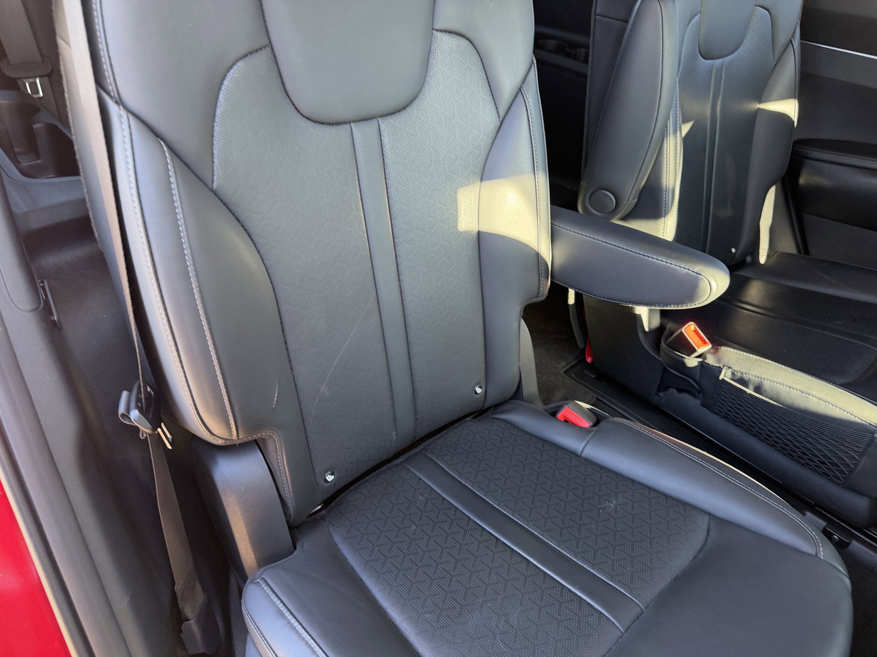 Used 2023 Kia Sorento EX image 40