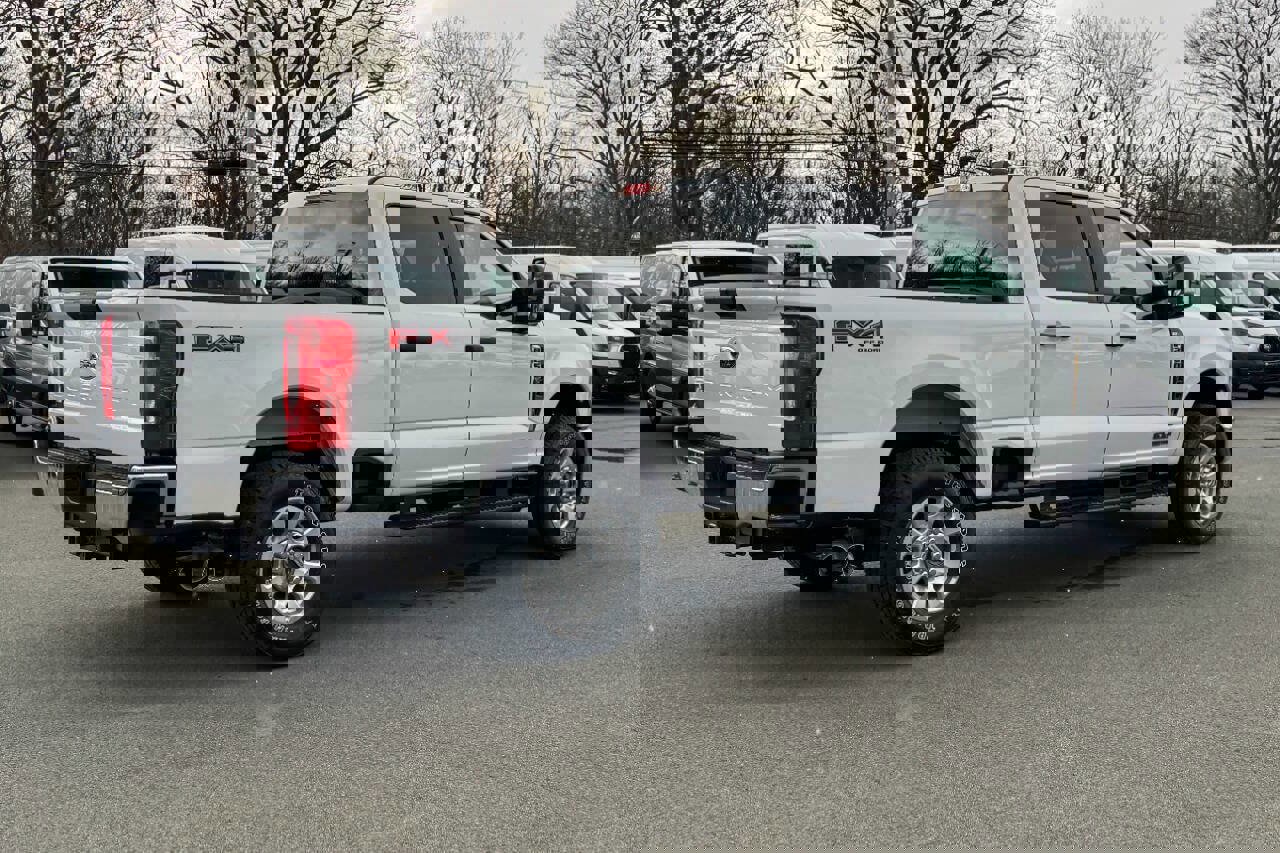 Used 2024 Ford F250 XLT w/ FX4 Off-Road Package image 3