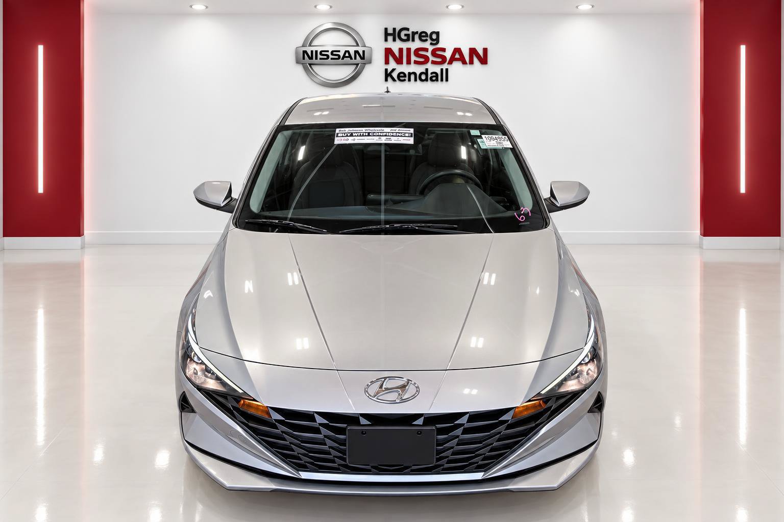 Used 2023 Hyundai Elantra SEL w/ Preferred Accessory Package FWD image 5