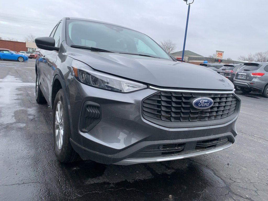 Used 2023 Ford Escape Active image 1