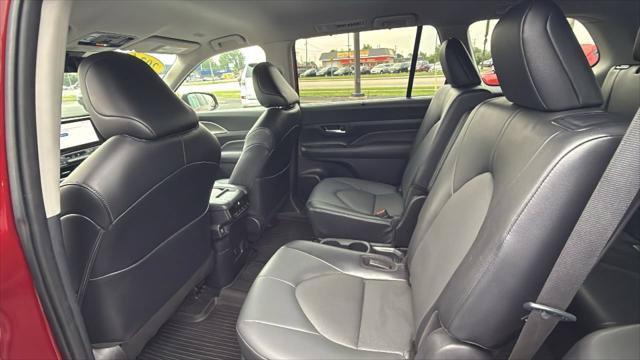 Certified 2024 Toyota Grand Highlander AWD image 38