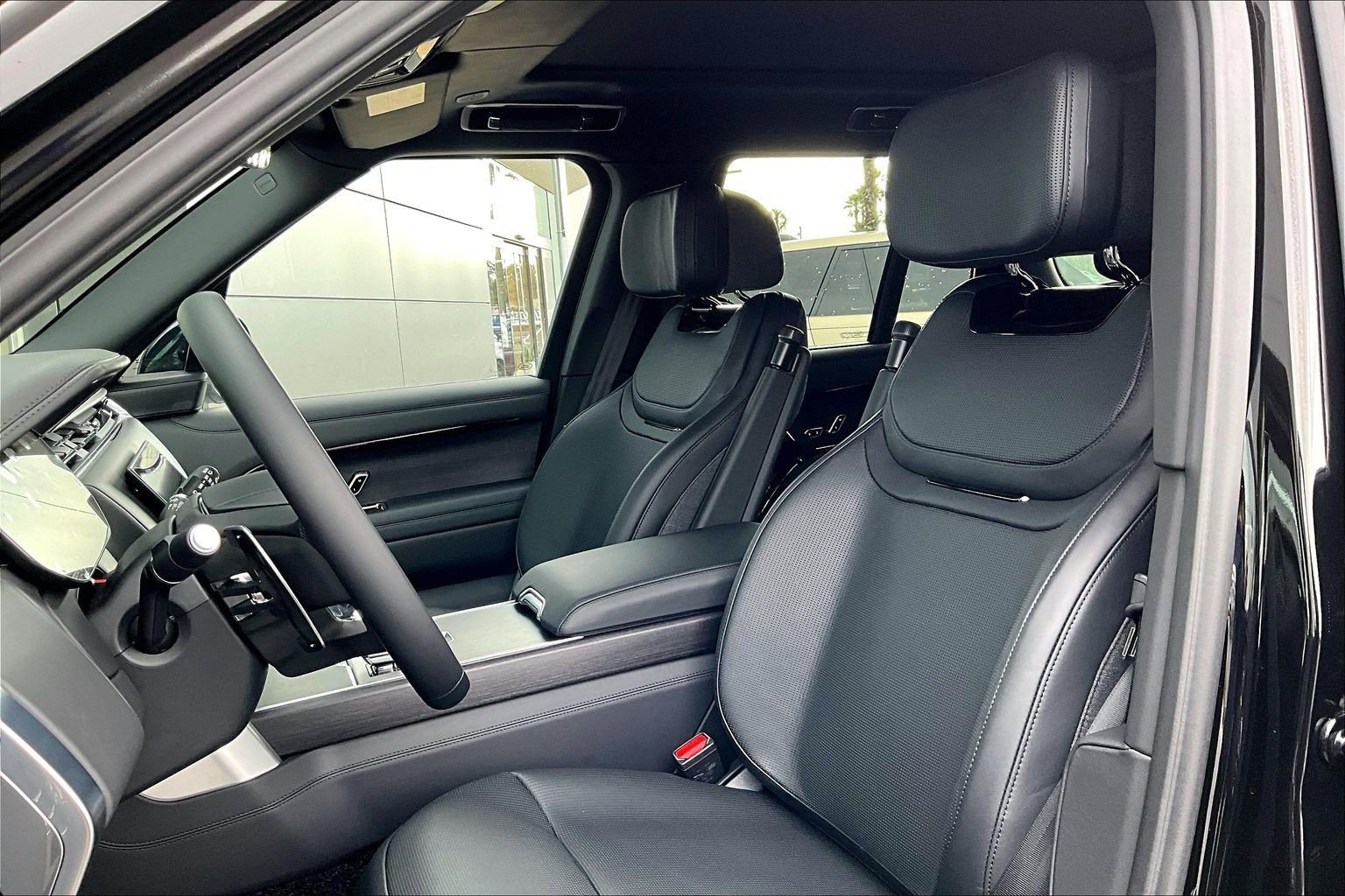 New 2026 Land Rover Range Rover SV image 9