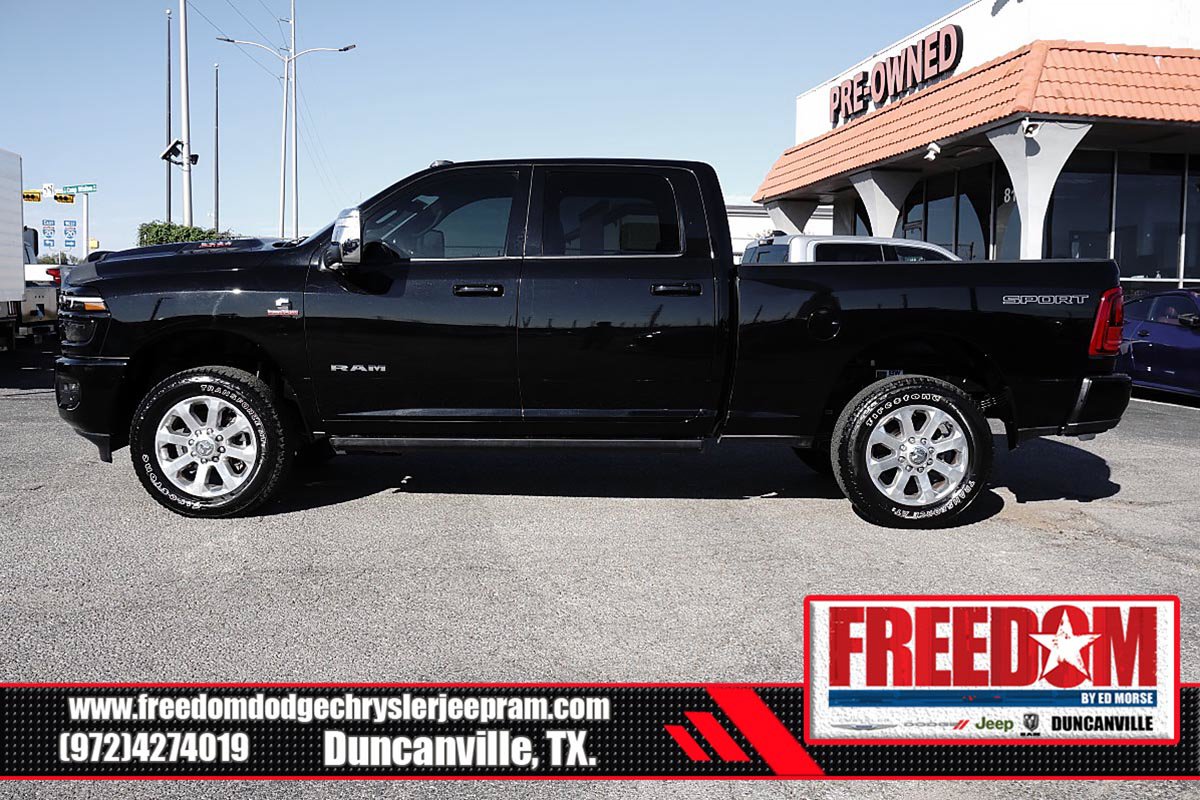 Used 2025 RAM 3500 Laramie AWD/4WD image 2