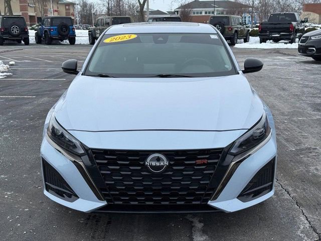Used 2023 Nissan Altima 2.5 SR w/ SR Premium Package image 10