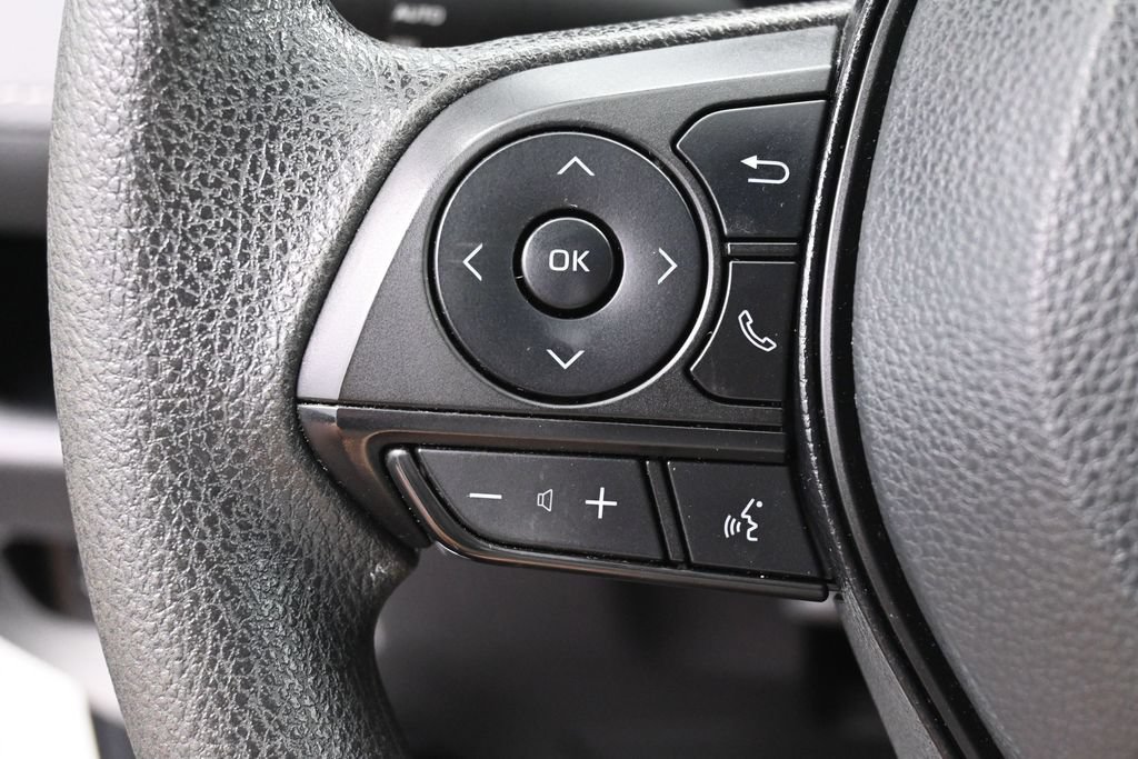 Used 2025 Toyota RAV4 XLE AWD/4WD image 17