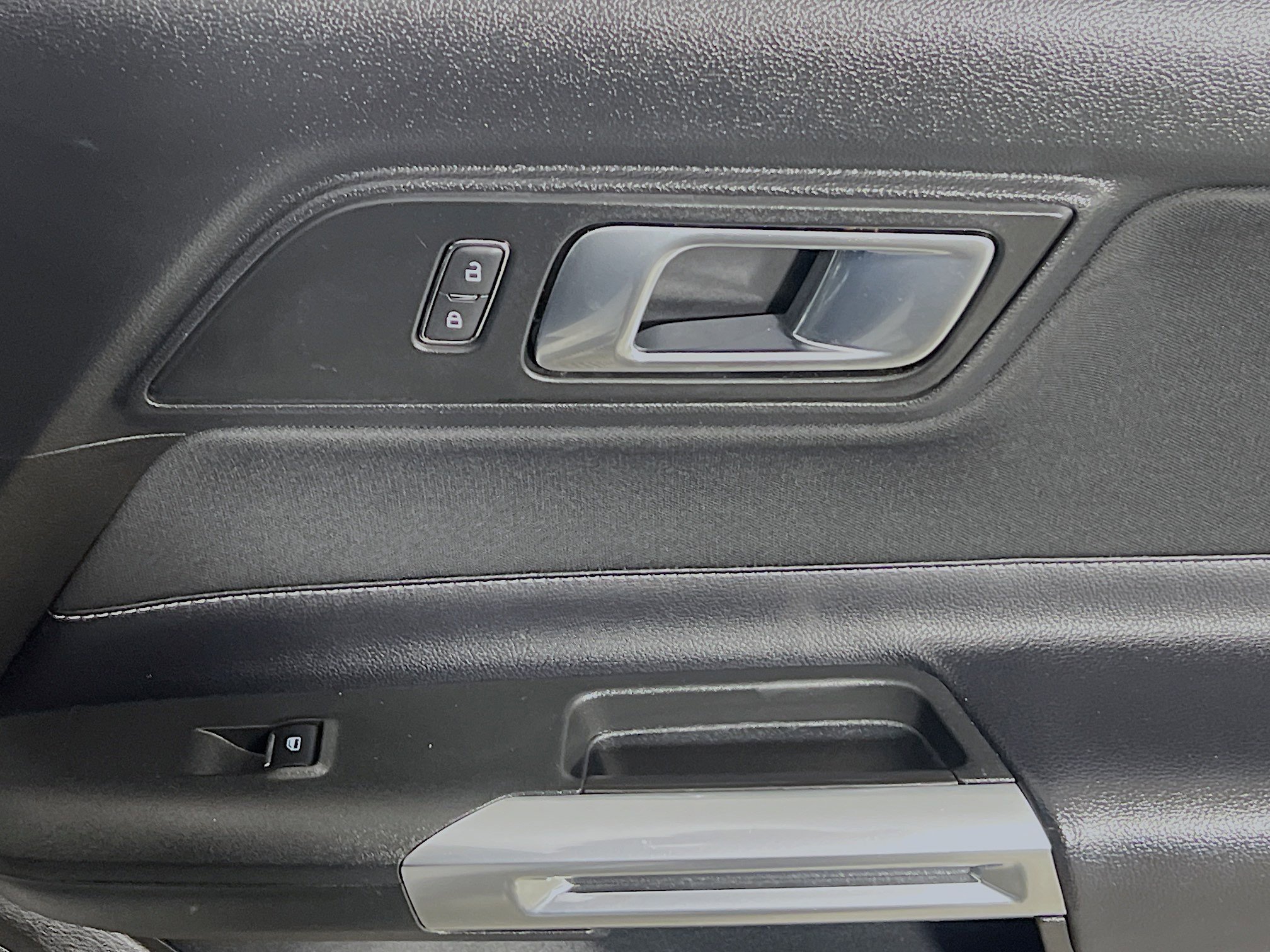 Used 2021 Ford Mustang EcoBoost image 33