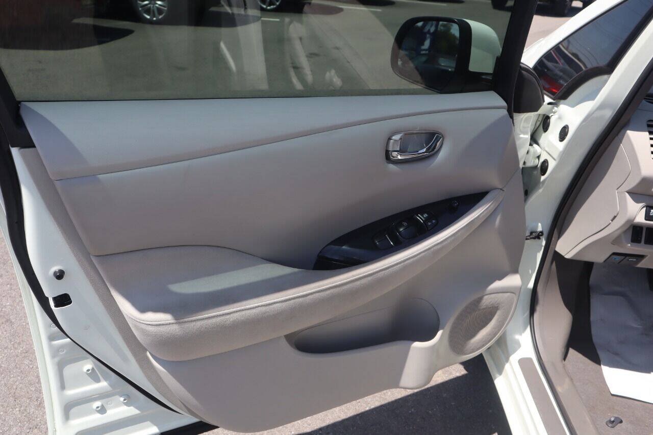 Used 2012 Nissan Leaf SL FWD image 43
