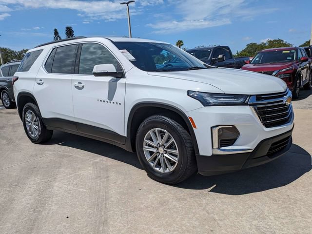 Used 2023 Chevrolet Traverse LT FWD image 2