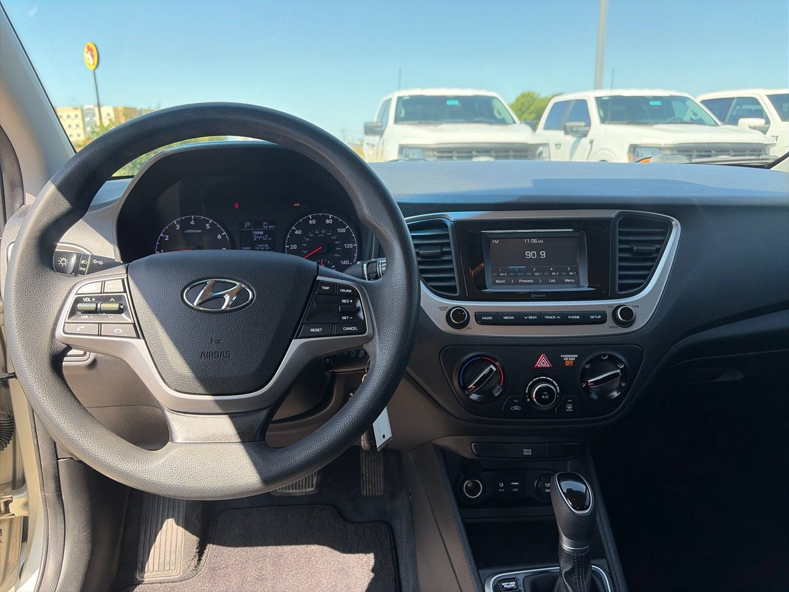 Used 2018 Hyundai Accent SE FWD image 18