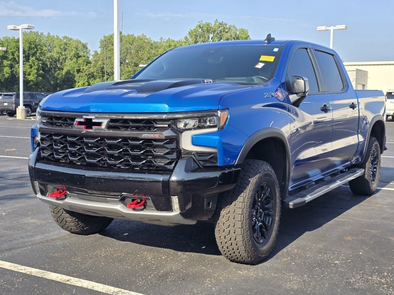 Used 2023 Chevrolet Silverado 1500 ZR2 w/ Technology Package AWD/4WD image 3