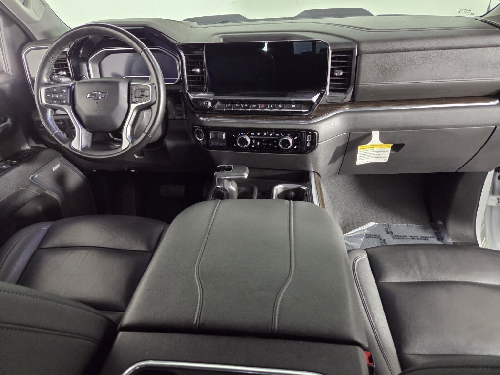 Used 2024 Chevrolet Silverado 1500 LT Trail Boss w/ LT Trail Boss Premium Package AWD/4WD image 36