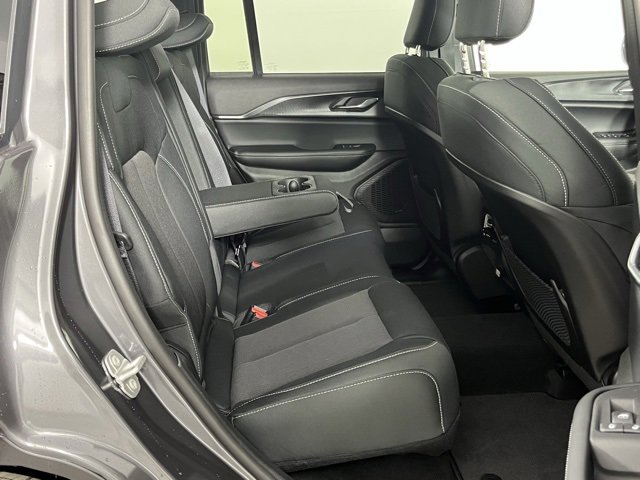 New 2025 Jeep Grand Cherokee Laredo w/ Luxury Tech Group I image 30