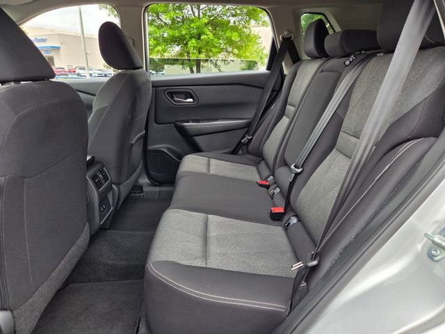 Used 2024 Nissan Rogue SV FWD image 11