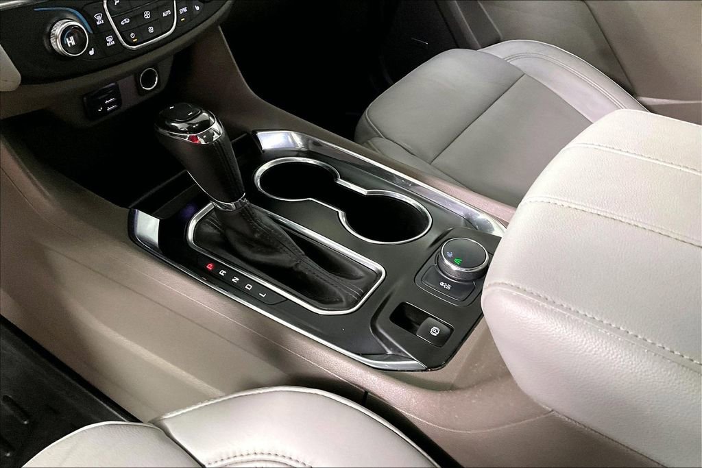 Used 2020 Chevrolet Traverse LT w/ LT Premium Package image 17