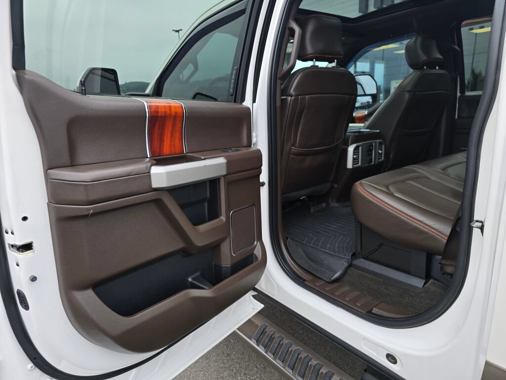 Used 2017 Ford F350 King Ranch w/ King Ranch Ultimate Package AWD/4WD image 12