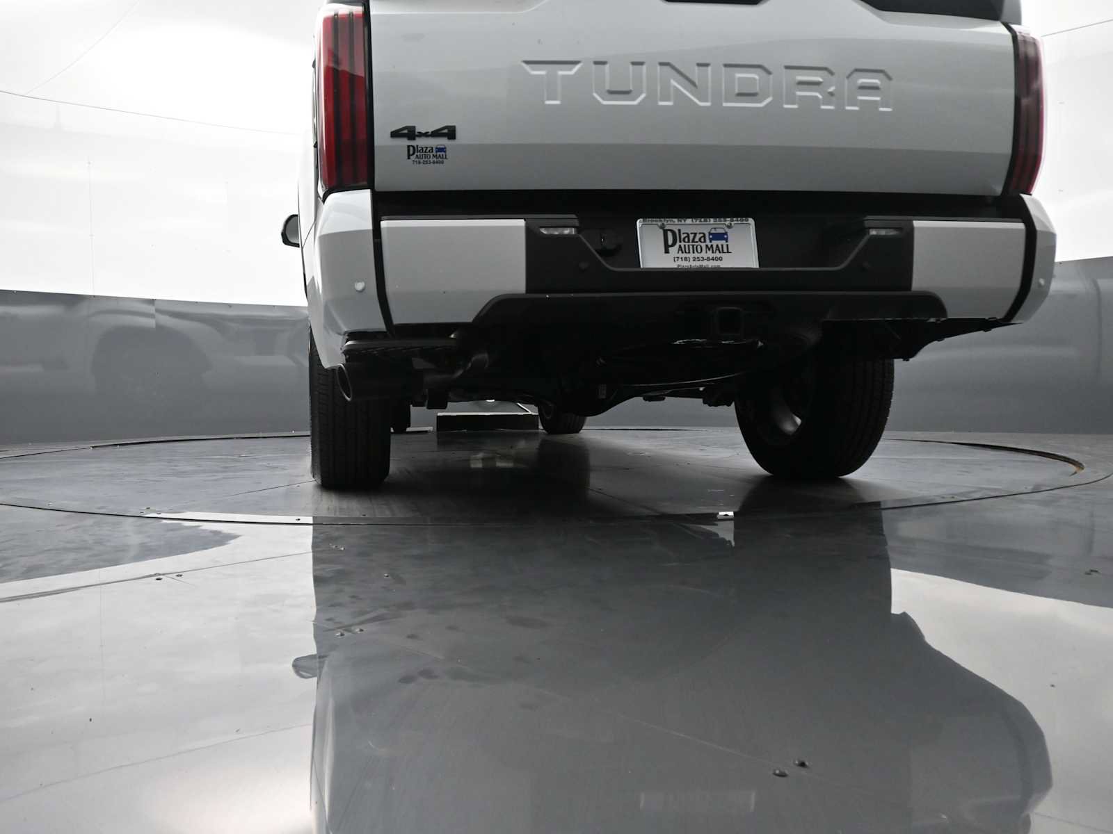 New 2024 Toyota Tundra Platinum AWD/4WD image 31