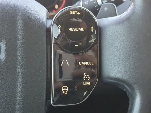 Used 2020 Land Rover Discovery Landmark image 24