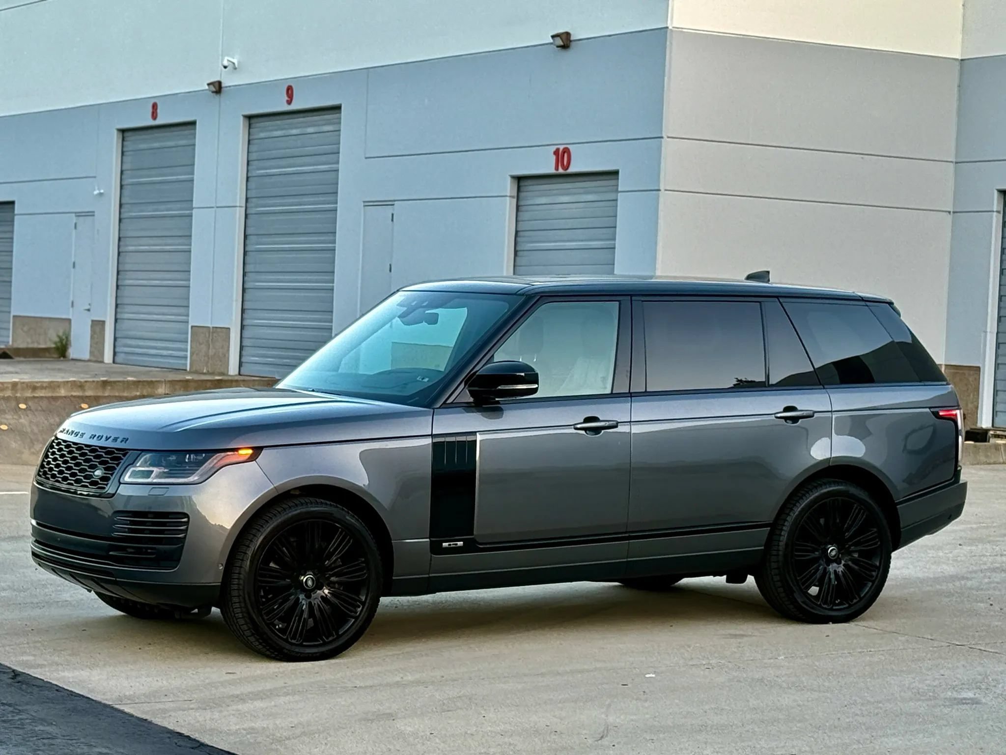 Used 2019 Land Rover Range Rover Long Wheelbase Supercharged AWD/4WD image 13